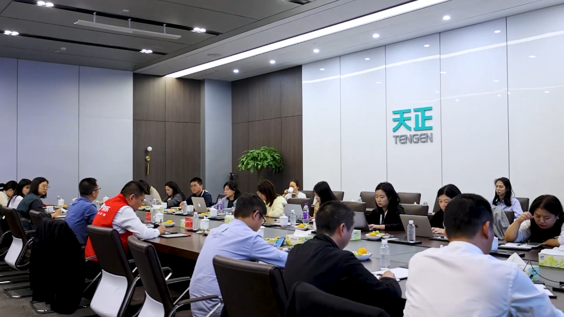 京东工业走进鉴黄师在线观看免费版，探访产业数智化之路！